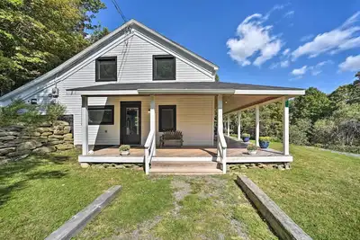 Image de Maison historique de Catskills, près du ruisseau Willowemoc!