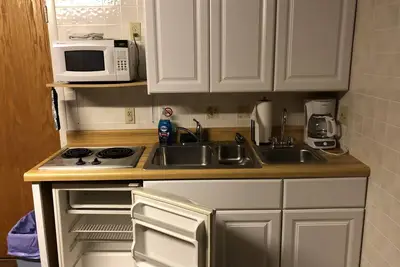Image de Studio n ° 4 avec kitchenette et des dizaines de Amentites!