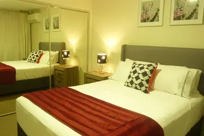 Image de Appartement entier 2br - Azzura Greens Hope Island - Entièrement meublé