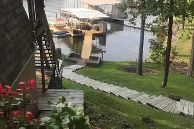 Image de Maison au bord du lac avec quai privé -Kelly’s Place
