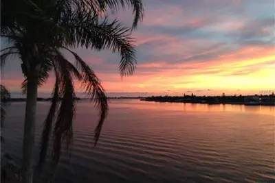 Image de Nouveau To Homeaway! 2br, 2bath unité de fin de condo sur la paisible baie de Boca Ciega