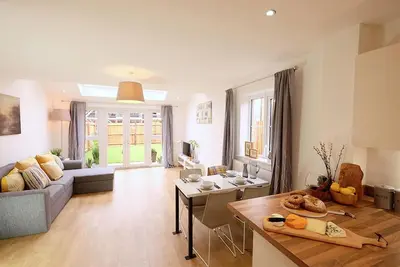 Image de Confortable maison entière avec 2 chambres à Leeds