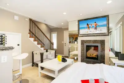 Image de Costa Mesa\/Newport - Fast WiFI - Work Stations - Free Parking - Self Check In! (Cm-1)