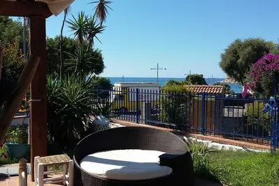 Image de Villa Ă 50 m de la mer avec jardin et vue mer