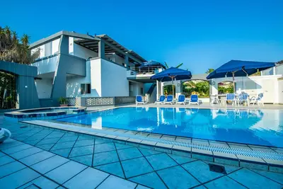 Image de La Mediteranea Villa Apartments: Appartement près de la piscine