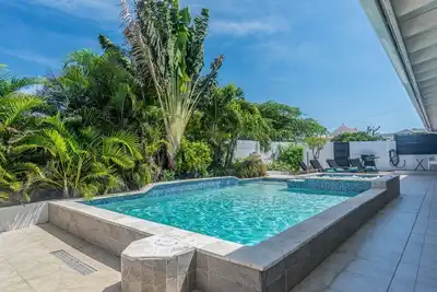 Palm Beach # 34 Suitable for 8 persons