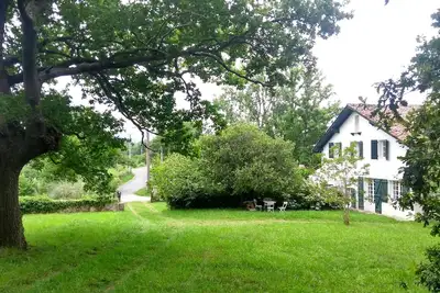 Image de Maison de campagne au pays basque dans les collines à proximité d'Ascain