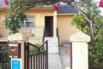 Image de Villa Alameda avec jardin et garage