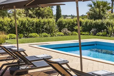 Image de Nouveau! ! ! Magnifique Villa avec 5 chambres près du campus et de la cabane
