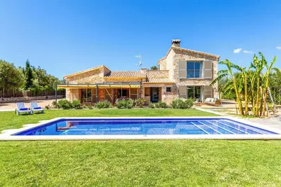 Image de Villa Melis Dos - Cette villa comprend d'énormes pelouses, une aire de jeux pour enfants et Wifi