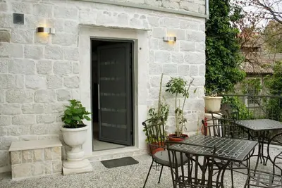 Studio Appartement Stone, Guest House Laura