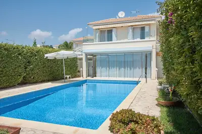 Image de Coral Bay Villa Ă seulement 100m de la mer - vue imprenable sur la mer