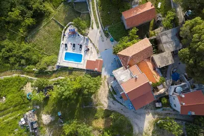 Image de cttu294 \/ 295-Belle maison en pierre à Alt-Tucepi avec piscine chauffée pour 8 + 2 personnes