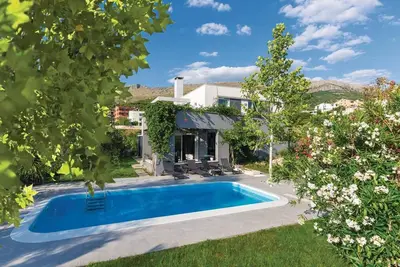 Image de Superbe maison à Podstrana