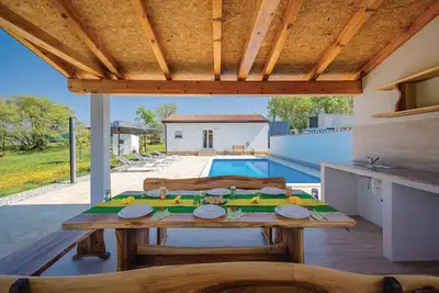 Image de Superbe maison Ă Buje avec cuisine