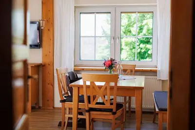 Image de Maison de vacances confortable avec Wi-Fi gratuit, balcon et nombreuses possibilités pour les enfants