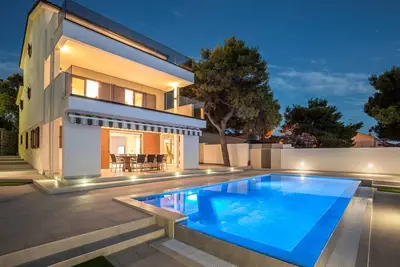 Image de ctra162 - Villa de construction récente avec piscine et vue imprenable, 7 adultes + 2 enfants