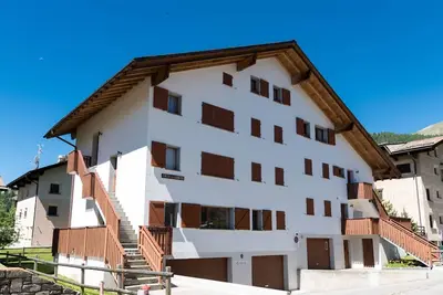 Image de Appartement de vacances Celerina \/ Schlarigna pour 6 personnes avec 3 chambres à coucher - Apparteme