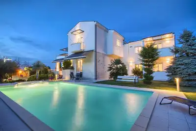 Image de Maison de vacances Pjescana Uvala pour 1 - 12 personnes avec 5 chambres à coucher - Maison de vacanc