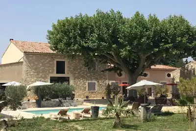 Image de Gite de charme dans mas provencal rénové entre Alpilles et Lubéron