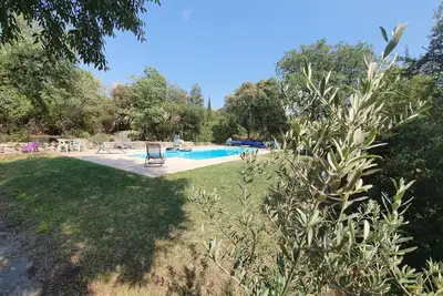 Image de Maison de campagne au calme avec piscine Provence Verte