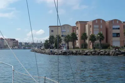 Image de T3 climatisé wifi 45m² vue sur le port Gruissan 4 pers, resto et plage à pied