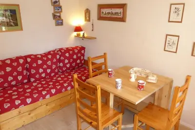 Image de Charmant appart rénové 4 pers, balcon sud, plein centre, proche ski et piscine!