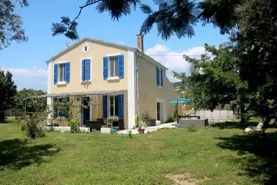 Image de Ancienne maison de vigneron dans cadre naturel