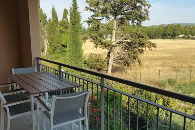 Apt 50m2 avec Balcon tout équipé proche d'Avignon