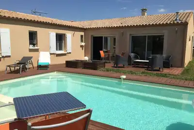 Image de Maison belle pièce à vivre, 3 chambres avec piscine chauffée à La Rochelle