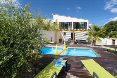 Image de Villa Holidays ⭐⭐⭐⭐- Piscine chauffée & privée - clim - wifi - parking - Netflix