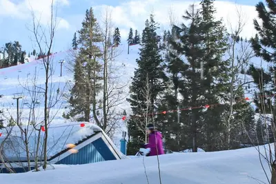 Image de Svl 116 · Squaw: Studio skis aux pieds avec piscine et bains à remous