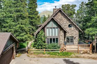 Image de Mountain Aire '- Magnifique maison de vacances luxxury Ă 20 min. de Breck w / hot tub