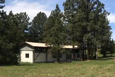 Image de Mobile Home Vintage restauré dans notre Ranch privé de 212 acres