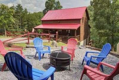 Image de Tout Neuf! Sentier de randonnée sauvage! Luxe! Zone isolée mais à seulement 11 min de Parkway!