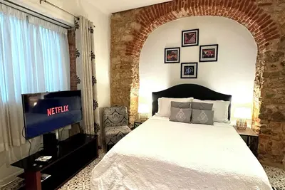 Image de Appartement de charme au coeur de Casco Antiguo - Vue sur la place principale