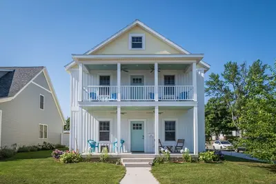 Image de Brand new 5 bed 3 bath downtown Downtown Haven