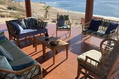 Image de Propriété en bord de mer - plage baignable - peut accueillir de 2 à 12 personnes.