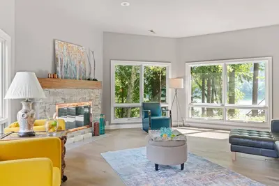 Image de Maison privée sur le lac à louer au mois