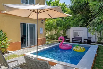 Image de Hospitalityexpert 3br Townhouse, MoBay, Sleeps 8 - Pool, Beach nearby and Chef