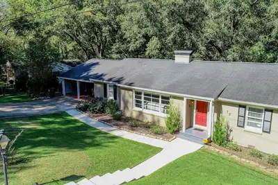 Image de Sherwood House - Réservez maintenant pour la saison de football 2019! ! !