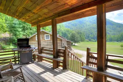 Image de Smoky Mountain Retreat # 4 - Authentique cabane en rondins dans les Great Smoky Mountains