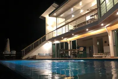 Villa avec vue sur la mer à quelques pas de la plage