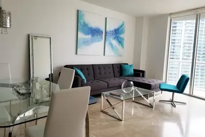 Image de Spacieux une chambre à coucher à Miami Brickell.