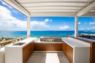 Image de Bella Vita - 7 Bedroom Premier Luxury Vacation Villa Rental on St. Maarten!