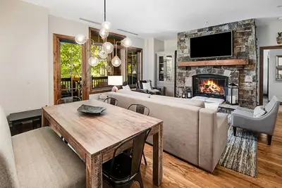 Image de Nouvelle Liste! Ski in / out Luxe 5 étoiles 2 chambres / 8 personnes Condo Bachelor Gulch