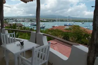 Image de Suite Jacuzzi de luxe sur la baie avec vue sur la ville, le port et l'océan (Lire La PREMIÈRE ANNÉE)