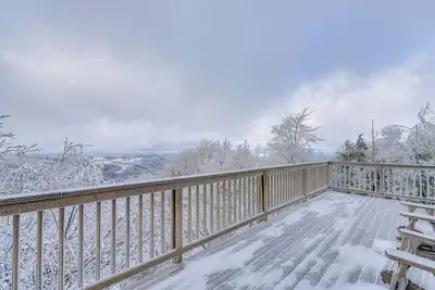 Image de Nouveau! Beech Mtn Home w / Fire Pit, Ă 5 minutes de la station!