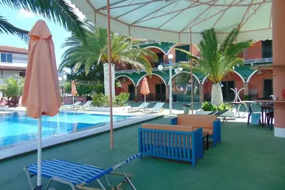 Image de Studio indépendant 4-5 personnes avec piscine commune, près du Qualand Water Park