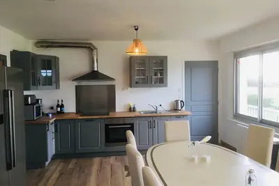 Image de Grande maison familiale pour 12-16 personnes près de la plage